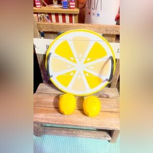 Lemon salt/pepper plus tray